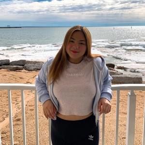 Meet your Posher, Daniela